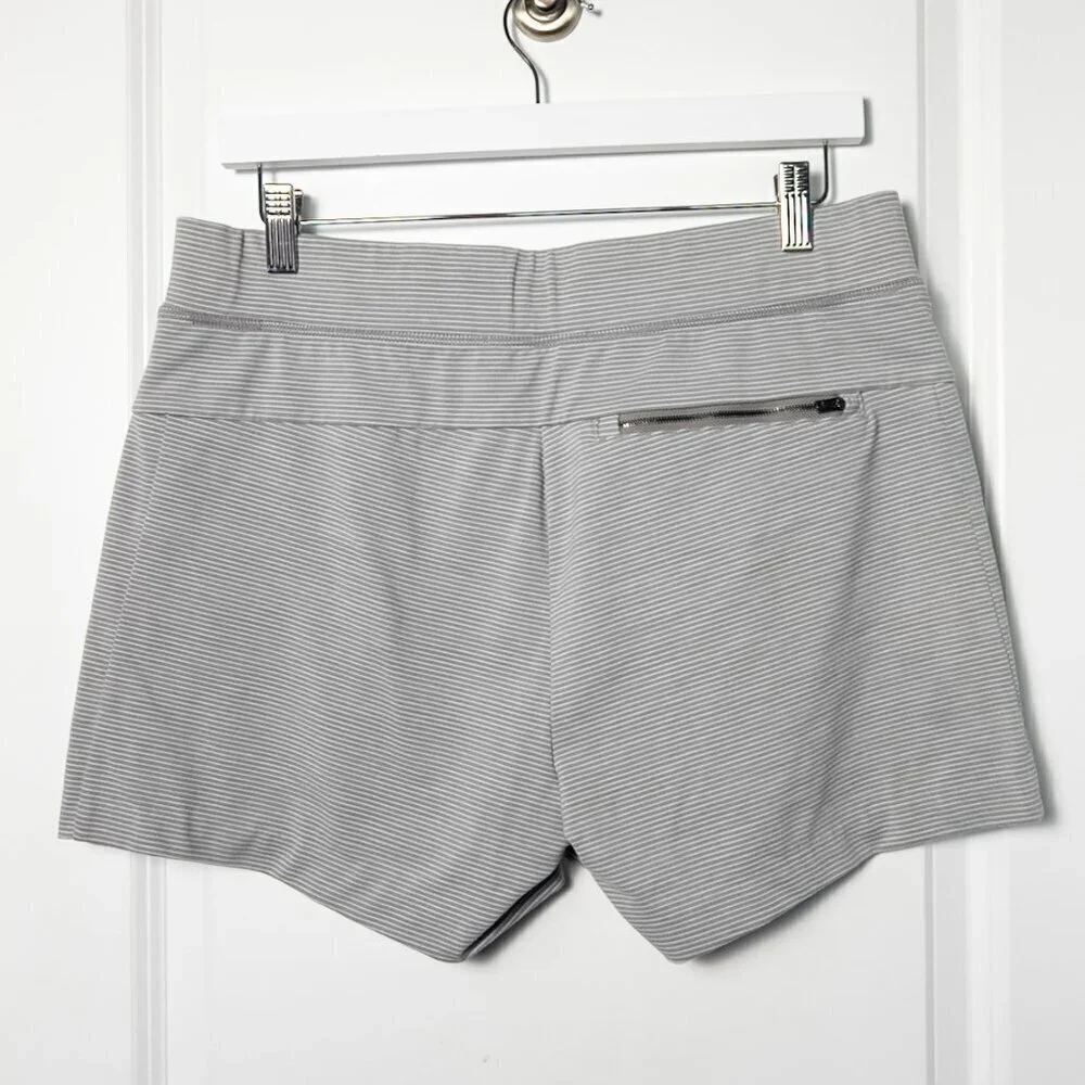 Athleta Stripe Modern Metro Shortie 3.5